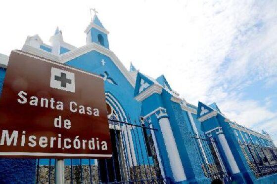  Assessoria de Mauro Mendes reage a ironia sobre internação na Santa Casa