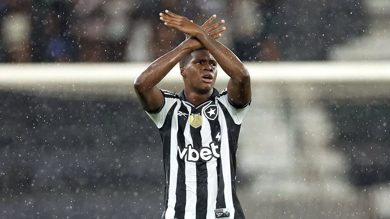 Botafogo sai atrás, mas busca virada contra Sport com show de joia da base