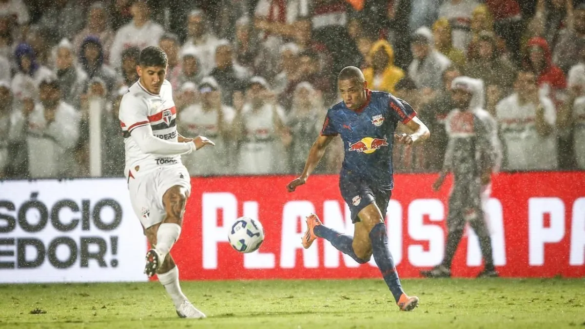 Com gol de pênalti, Red Bull Bragantino vence São Paulo no Brasileirão