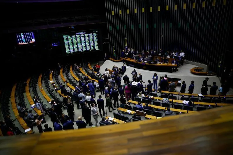  Deputados da reforma administrativa votam a favor de penduricalho no TCU