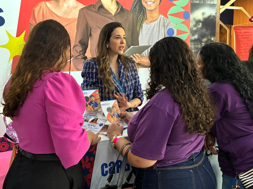 Desenvolve MT leva soluções de crédito para mulheres empreendedoras durante evento Inteiras para Liderar