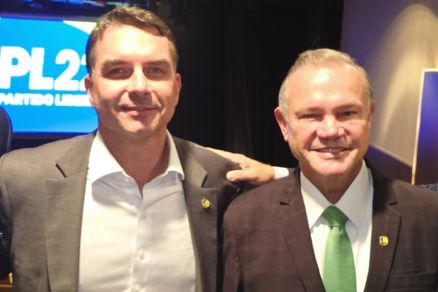  Em reunião do PL, WF recebe apoio de Flávio Bolsonaro: "Juntos"