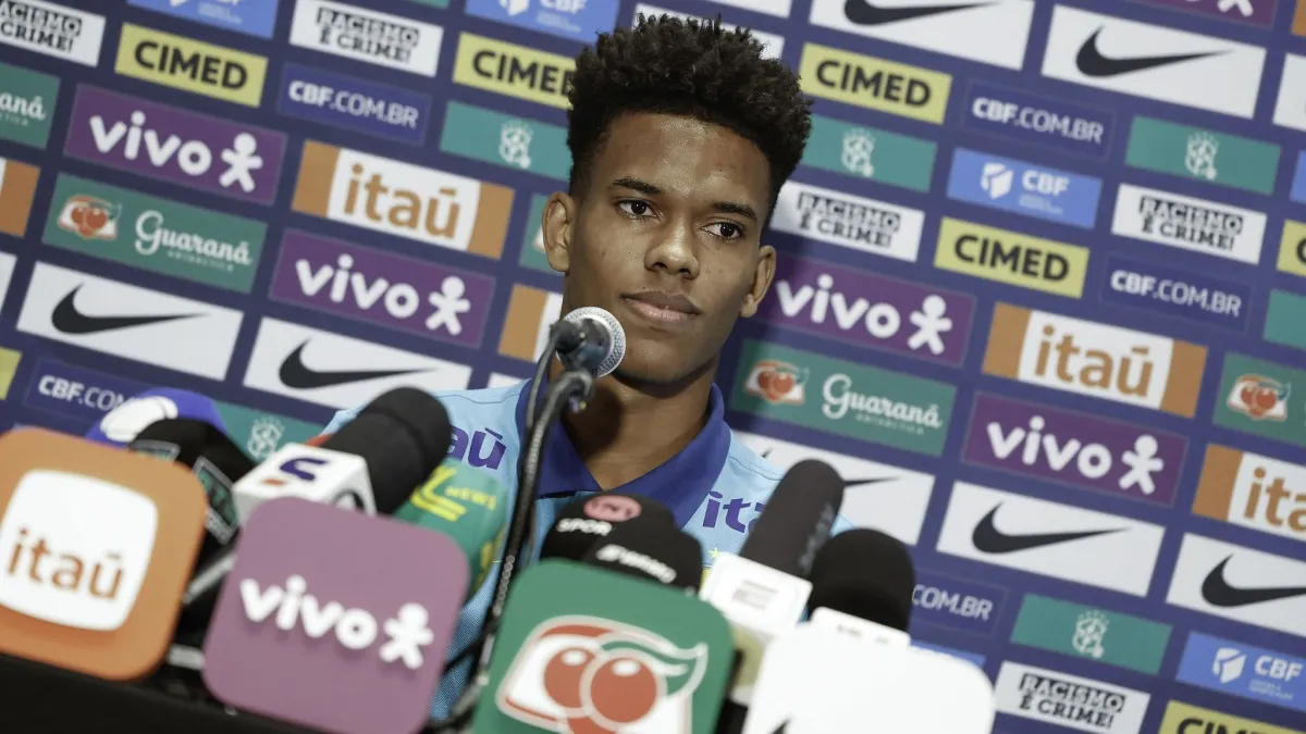  Estêvão fala sobre disputa por vaga na Seleção: "Vejo como uma motivação"