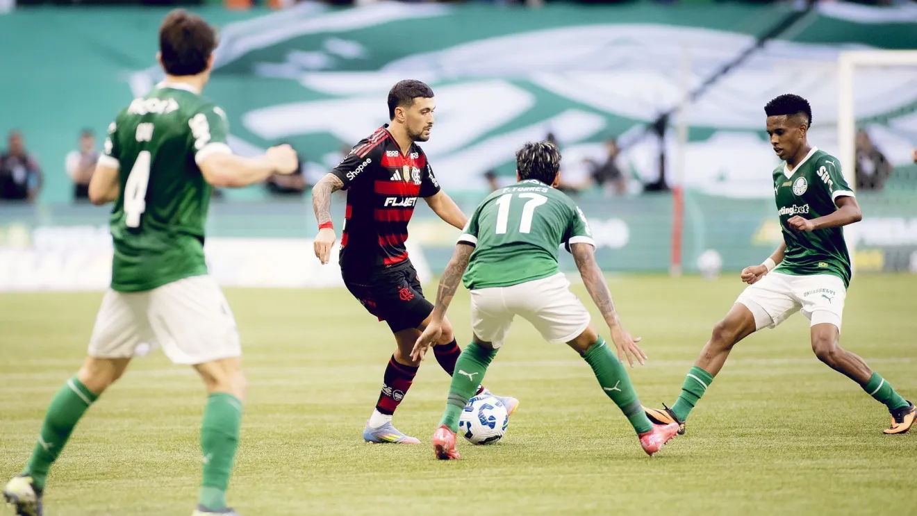  Flamengo x Palmeiras: veja quem será o árbitro do jogo pelo Brasileirã