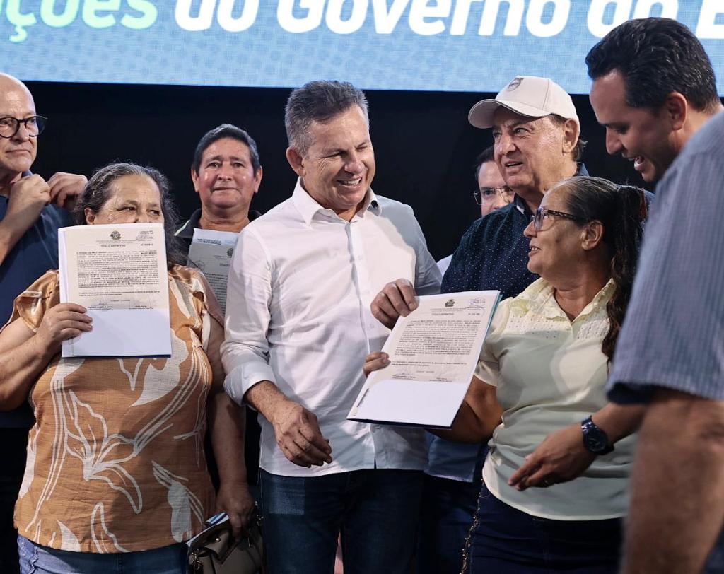  Governo de MT anuncia mais R$ 32 milhões e entrega 354 escrituras para Nova Canaã do Norte