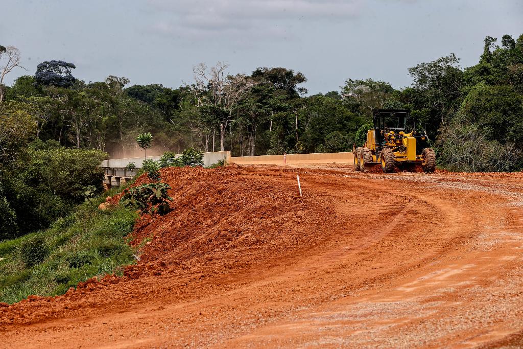  Governo de MT licita mais R$ 233 milhões em obras de infraestrutura
