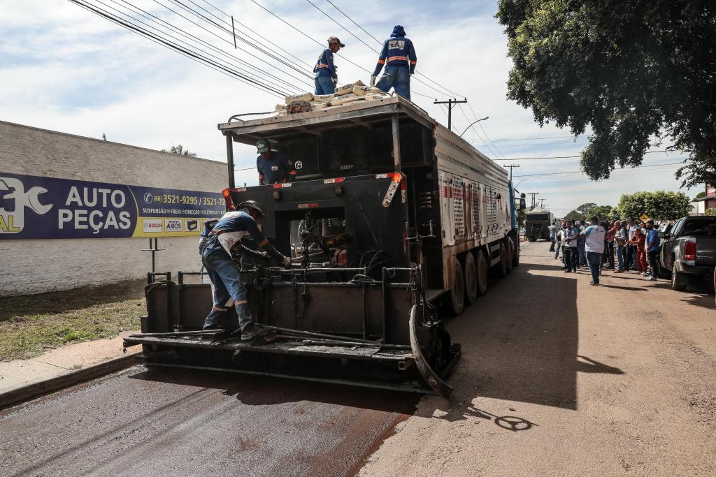  Governo vai investir R$ 68,7 milhões para recuperação de asfalto em nove cidades da Baixada Cuiabana