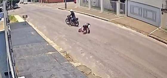 Homem que tentou roubar e sequestrar adolescente de 12 anos é preso