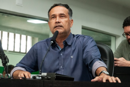 Juíza afasta ex-vereador de funções no TJ e impõe tornozeleira