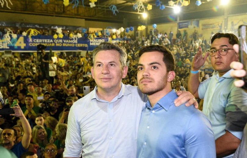 Juíza rejeita embargos de governador de MT e filho e mantém absolvição de jornalista e jornal