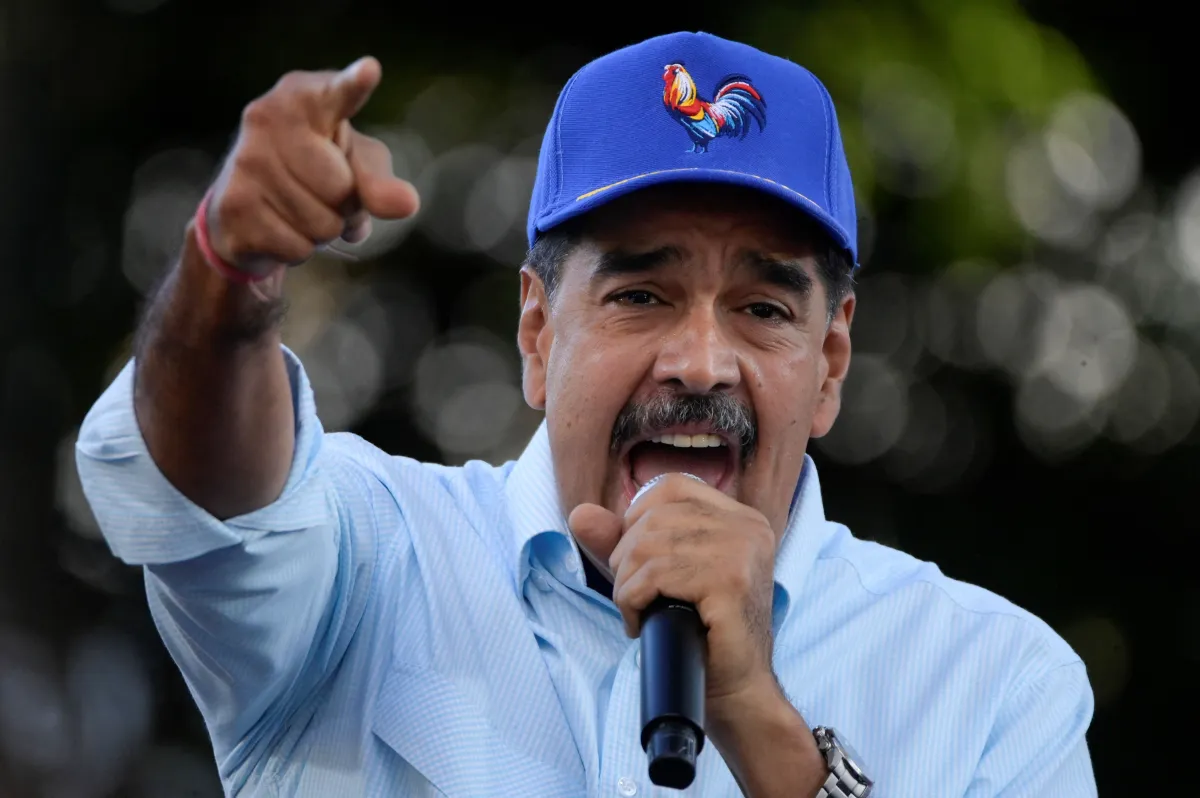 Maduro pede que cidadãos se preparem rapidamente para "luta armada"
