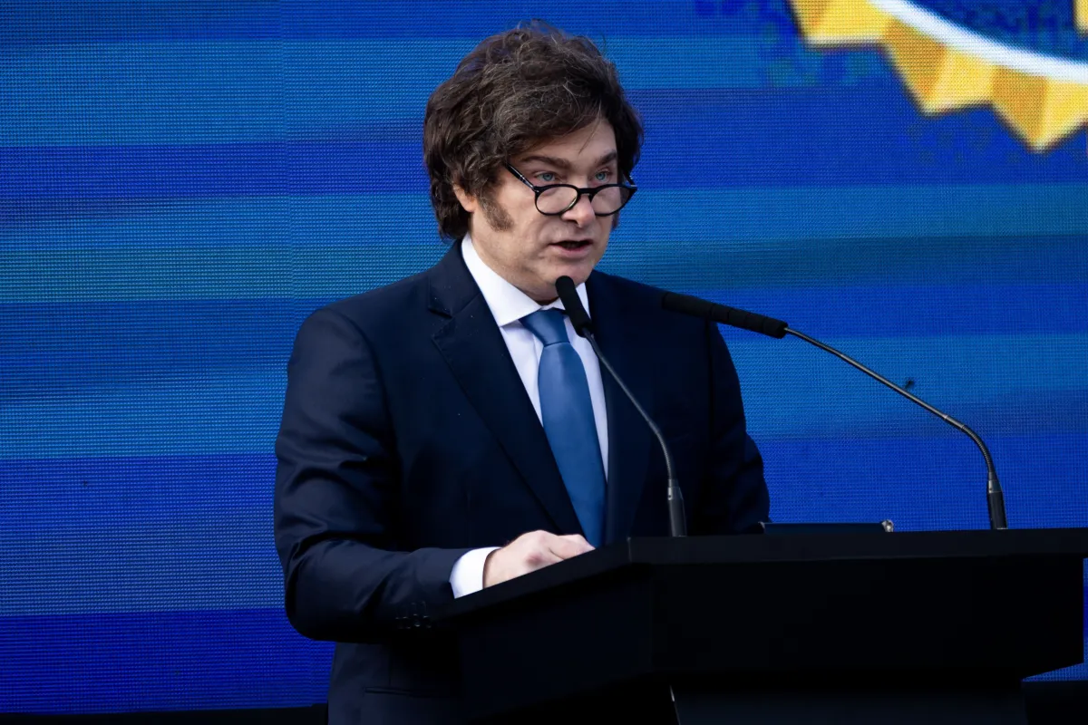  Milei comemora aprovação do orçamento para 2026: "feito histórico"