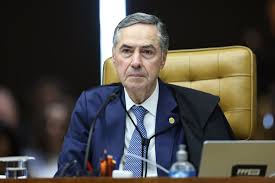  Ministro Luís Roberto Barroso deixa o STF oito anos antes da idade prevista