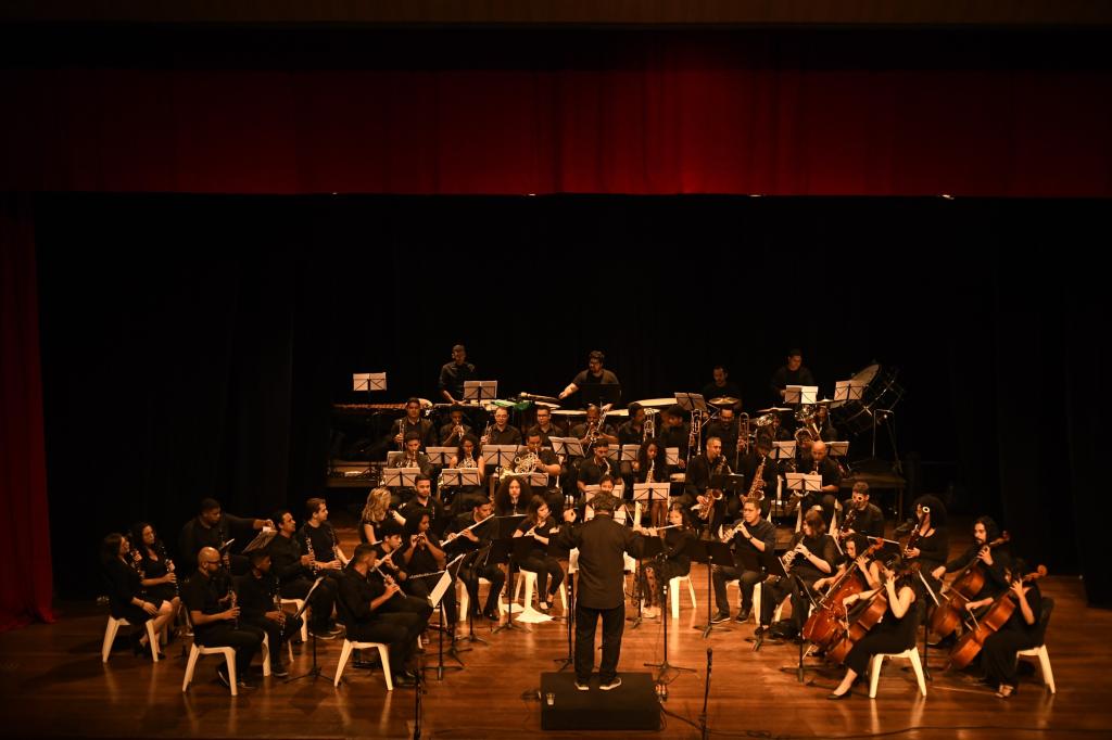 Orquestra CirandaMundo recebe Thales de Paiva para concerto com forró e brasilidades no Cine Teatro Cuiabá