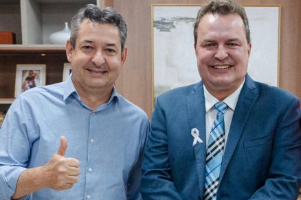 Pastor confirma filiação ao Podemos após convite de Max; veja