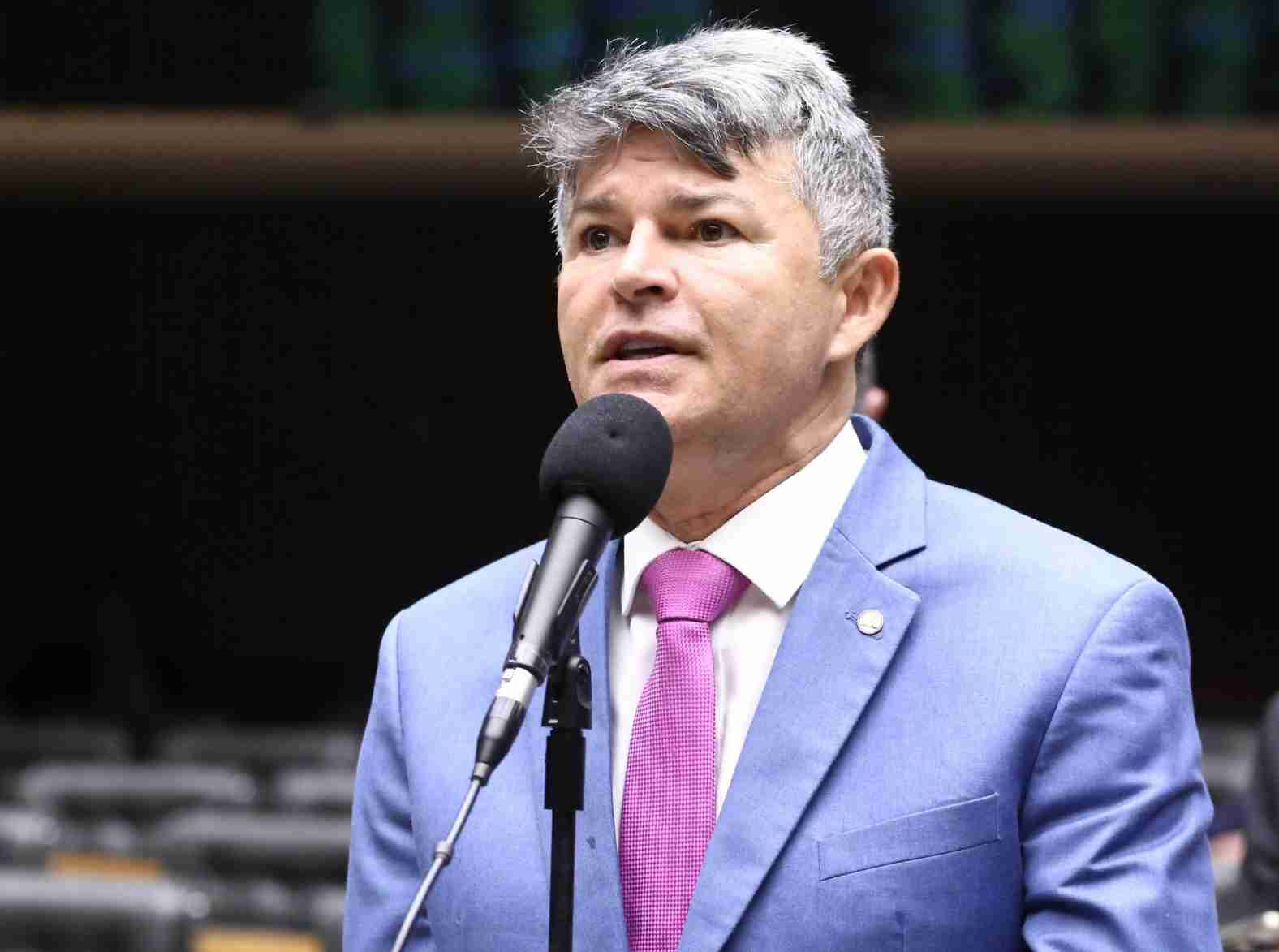  PL de Medeiros quer levar ao SUS uma das terapias mais modernas contra o câncer