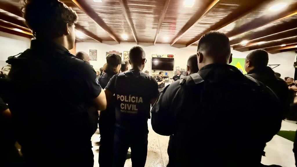 Polícia Civil mira facção criminosa e cumpre mais de 80 mandados em Sinop e região