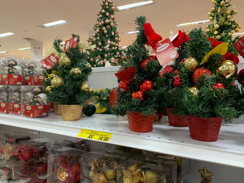 Procon-MT orienta consumidores sobre cuidados com a compra de enfeites de Natal