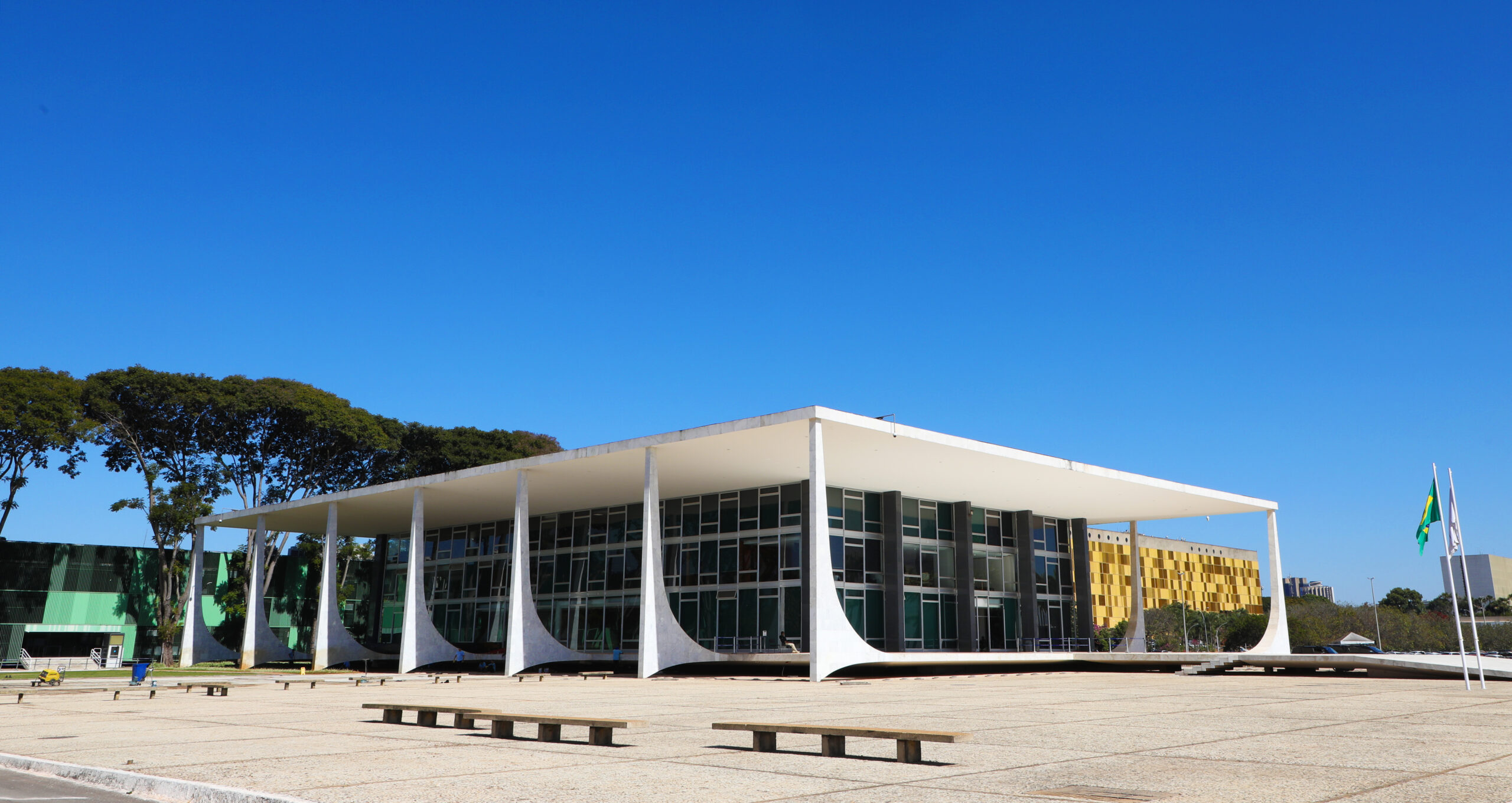 Regime de recuperação judicial de empresas privadas não se aplica às empresas públicas, decide STF