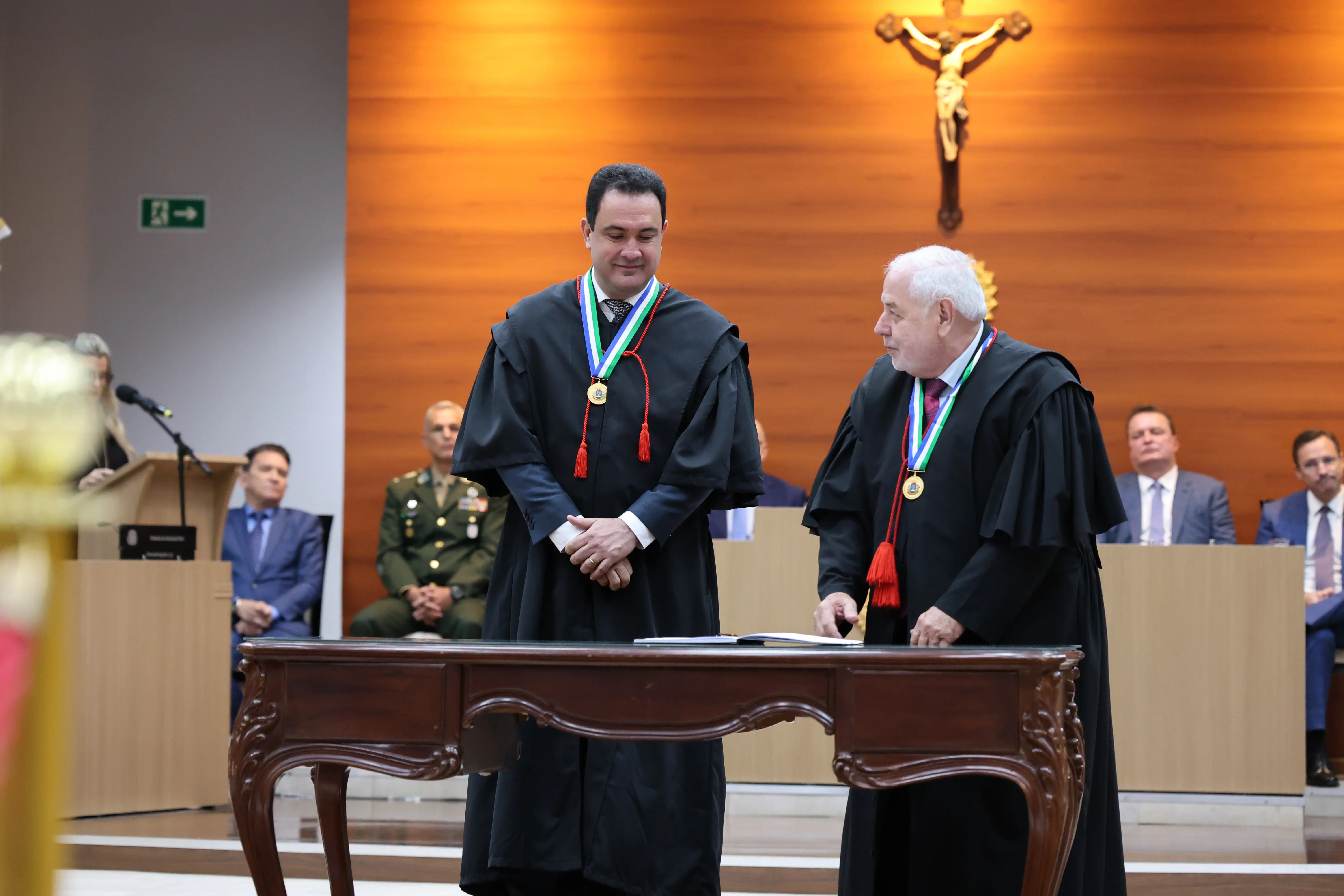 Ricardo Gomes de Almeida toma posse como desembargador no Tribunal de Justiça de Mato Grosso