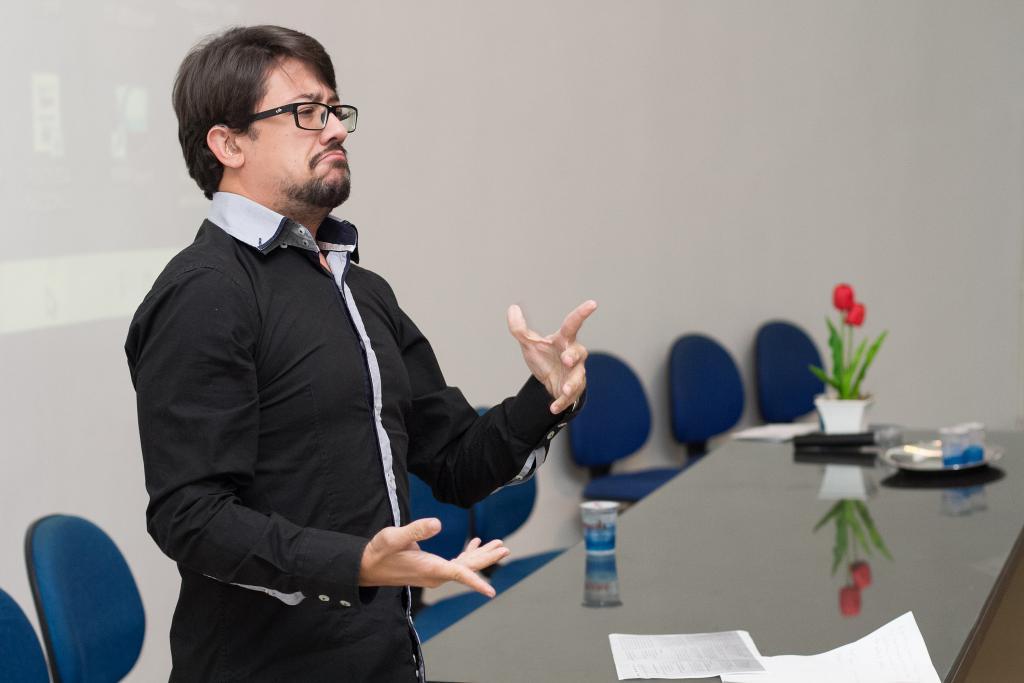 Seduc abre inscrições para curso gratuito de Libras com 390 vagas em Cuiabá