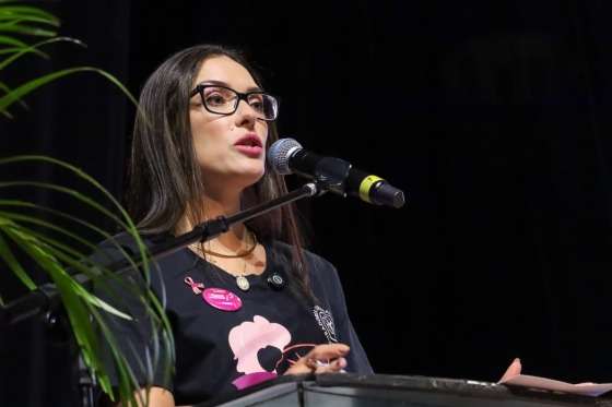 "Somos chamadas de prostitutas e loucas", diz Janaina sobre violência política contra mulher