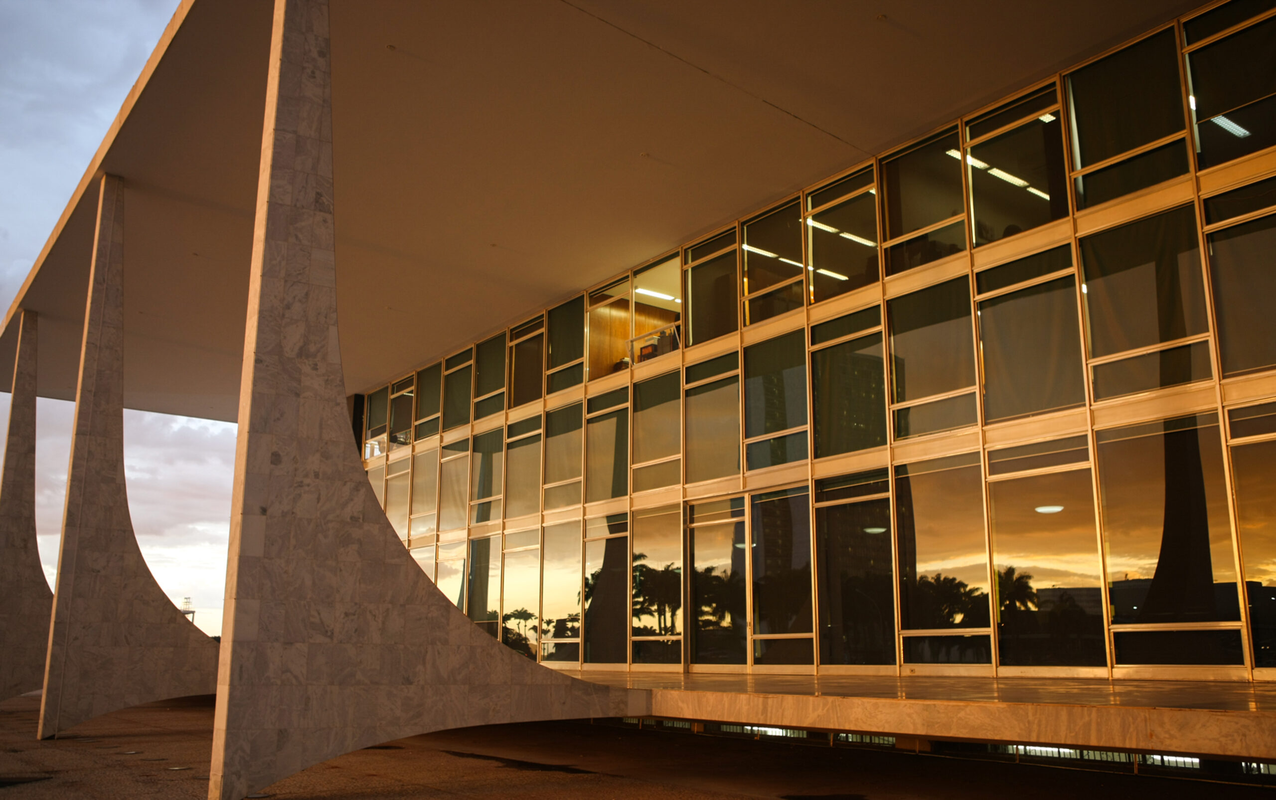  STF declara perda imediata de mandato da deputada federal Carla Zambelli