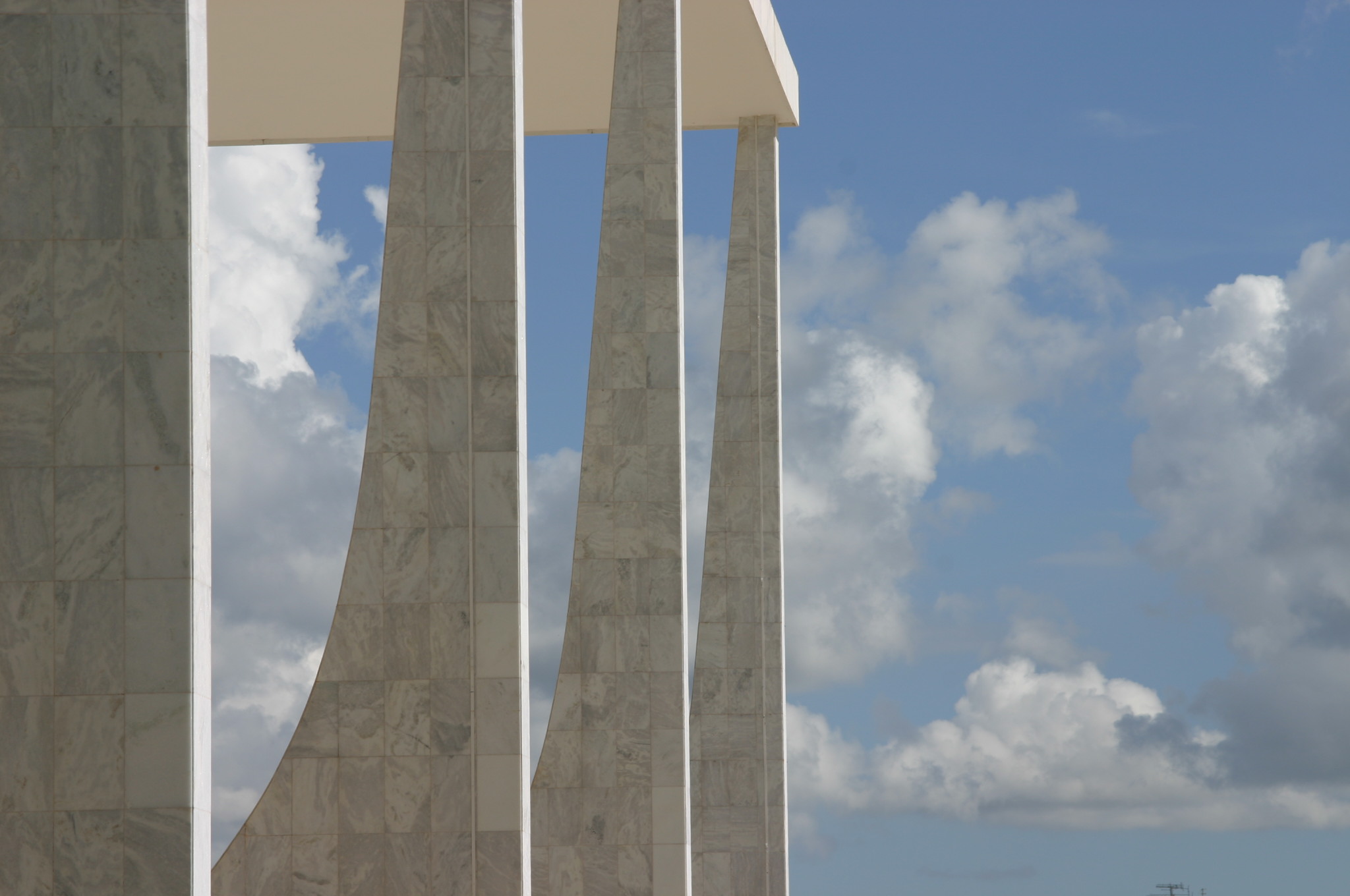 STF requer informações adicionais de autoridades do RJ sobre operação nos Complexos do Alemão e da Penha