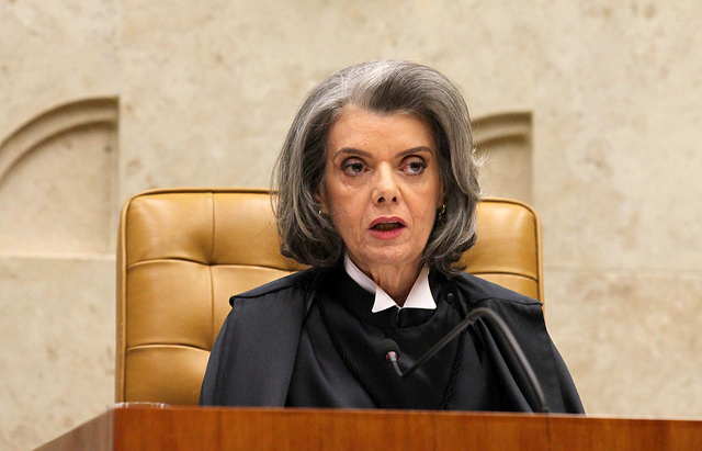 STF retoma às 14h julgamento de Bolsonaro com voto decisivo de Cármen Lúcia