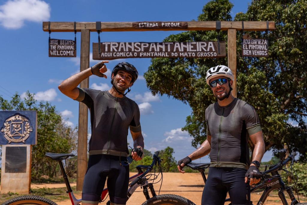 Transpantaneira de Bike: Atletas transformam travessia em manifesto pela preservação do Pantanal